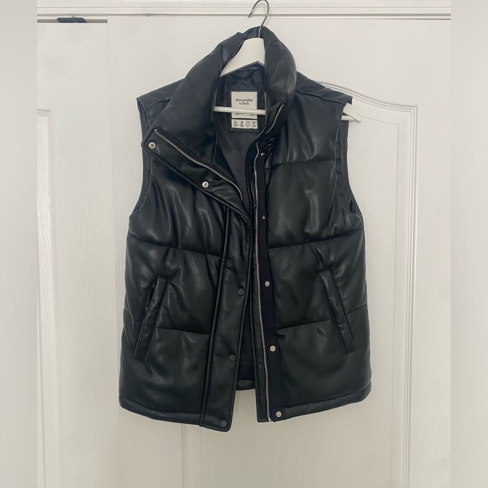Like new/Abercrombie/black vegan leather/ oversized puffer vest